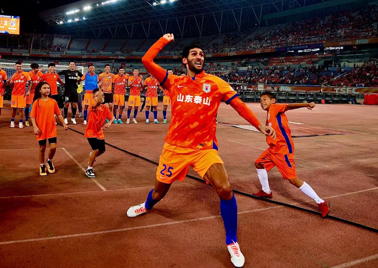 外线球员远投接连命中,为球队贡献什么